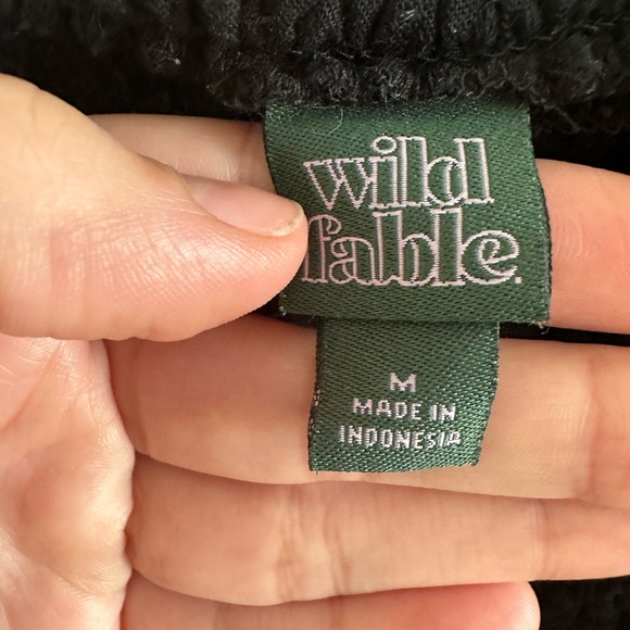 Crop Top - Picture 2 of 3